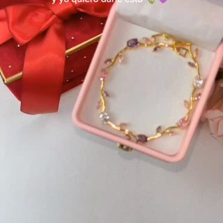 🌷💖 Delicada y simplemente hermosa.
La Pulsera Jardín de Tulipanes Rosado es el detalle perfecto para quienes aman la elegancia en los pequeños detalles ✨

💖 Inspirada en la belleza de los tulipanes
✨ Ideal para cualquier ocasión

📩 Disponible ahora
#tulipan #tulip #reelviral #limaperu