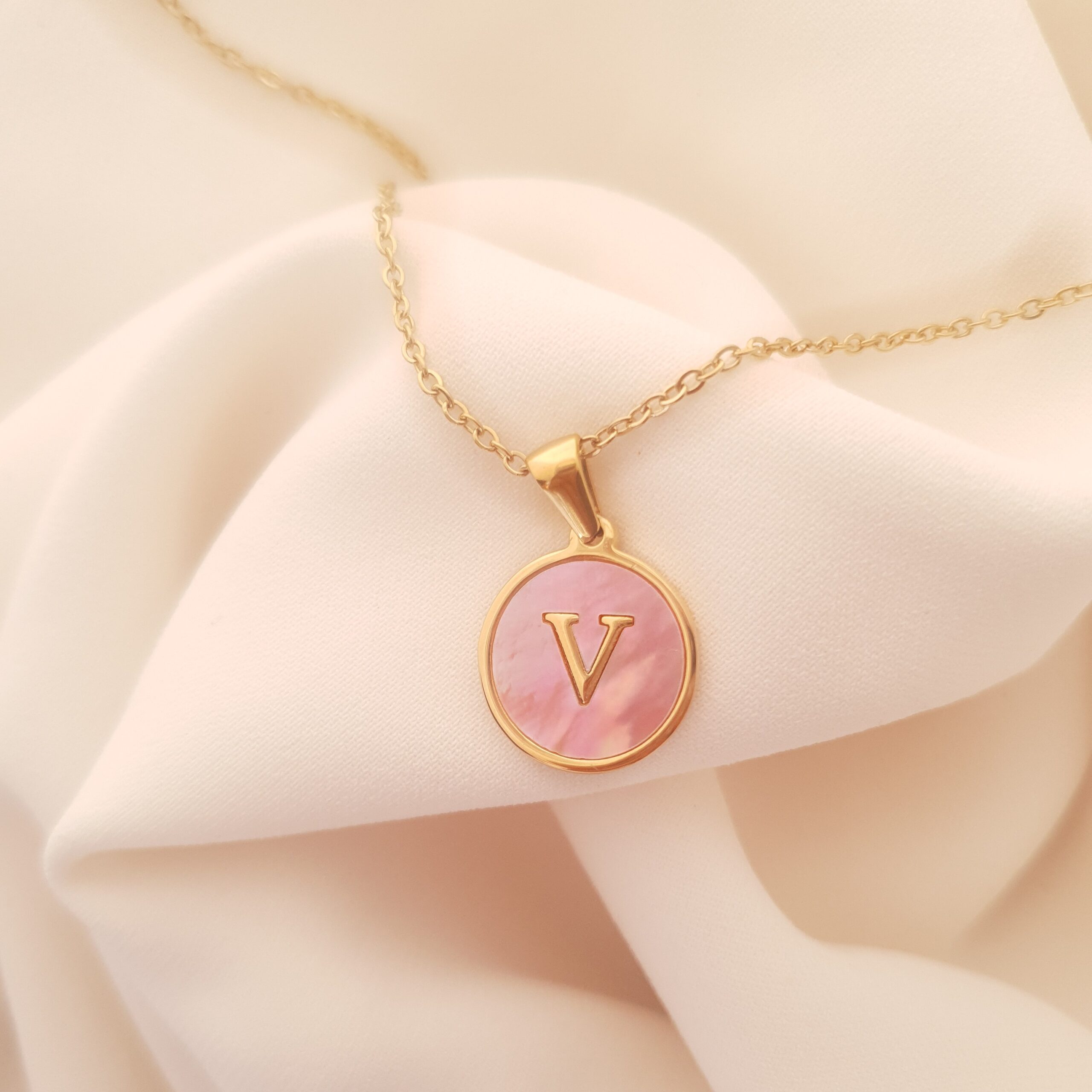 Collar Letra con Nácar Rosa - Imagen 5